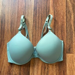 Victorias Secret Wear Everywhere Push-up 32DD